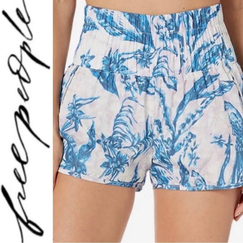 ๐ซ FP MOVEMENT by FREE PEOPLE โThe Way Homeโ Printed Shorts - XS in White/Blue